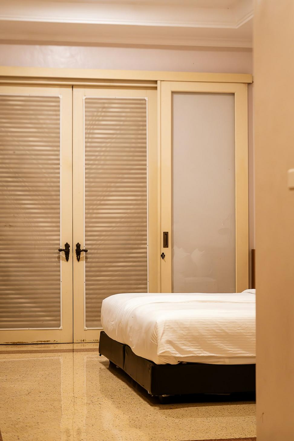 Spa treatment room